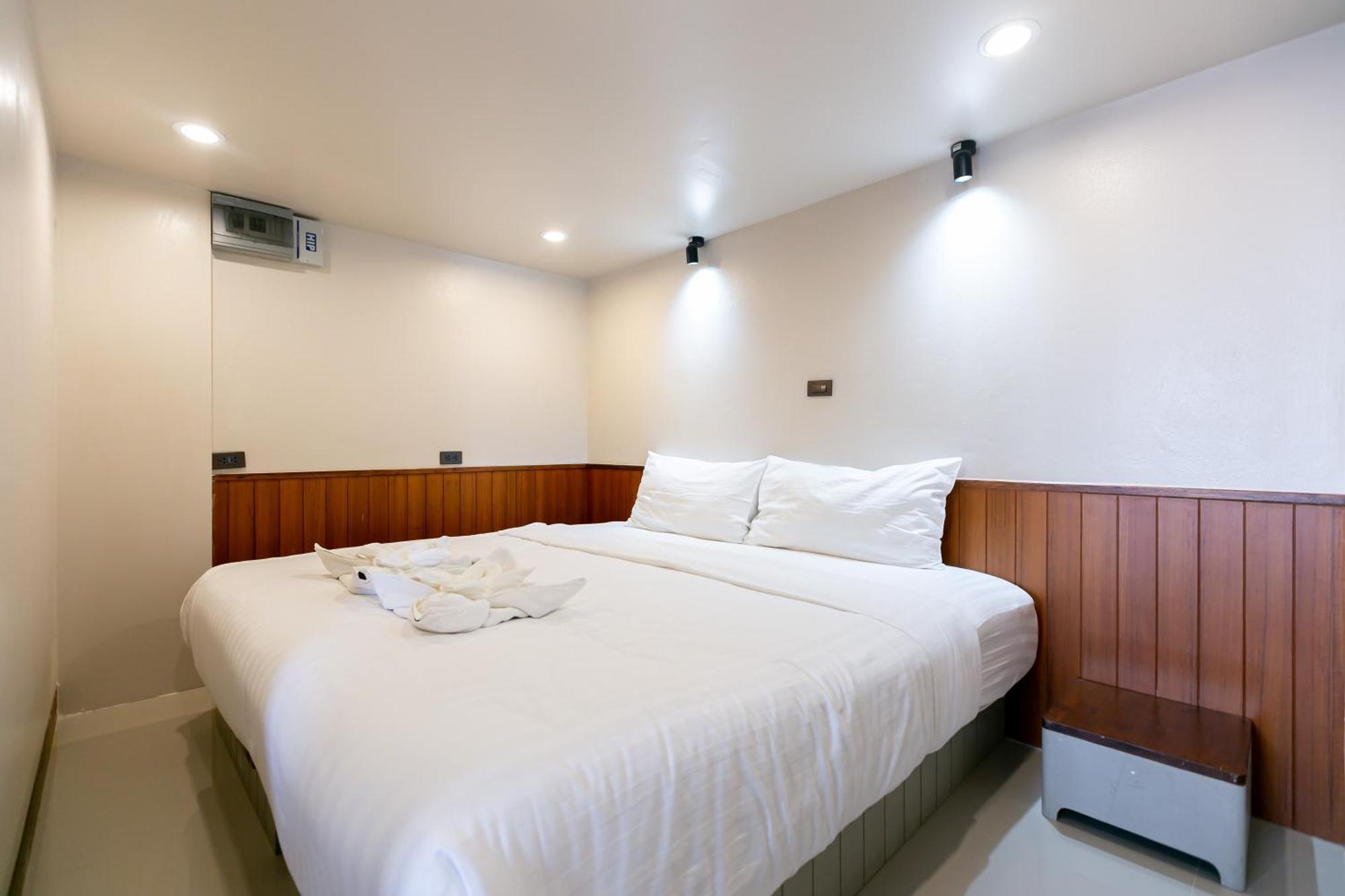A Room Bangkok Sathorn Exteriör bild