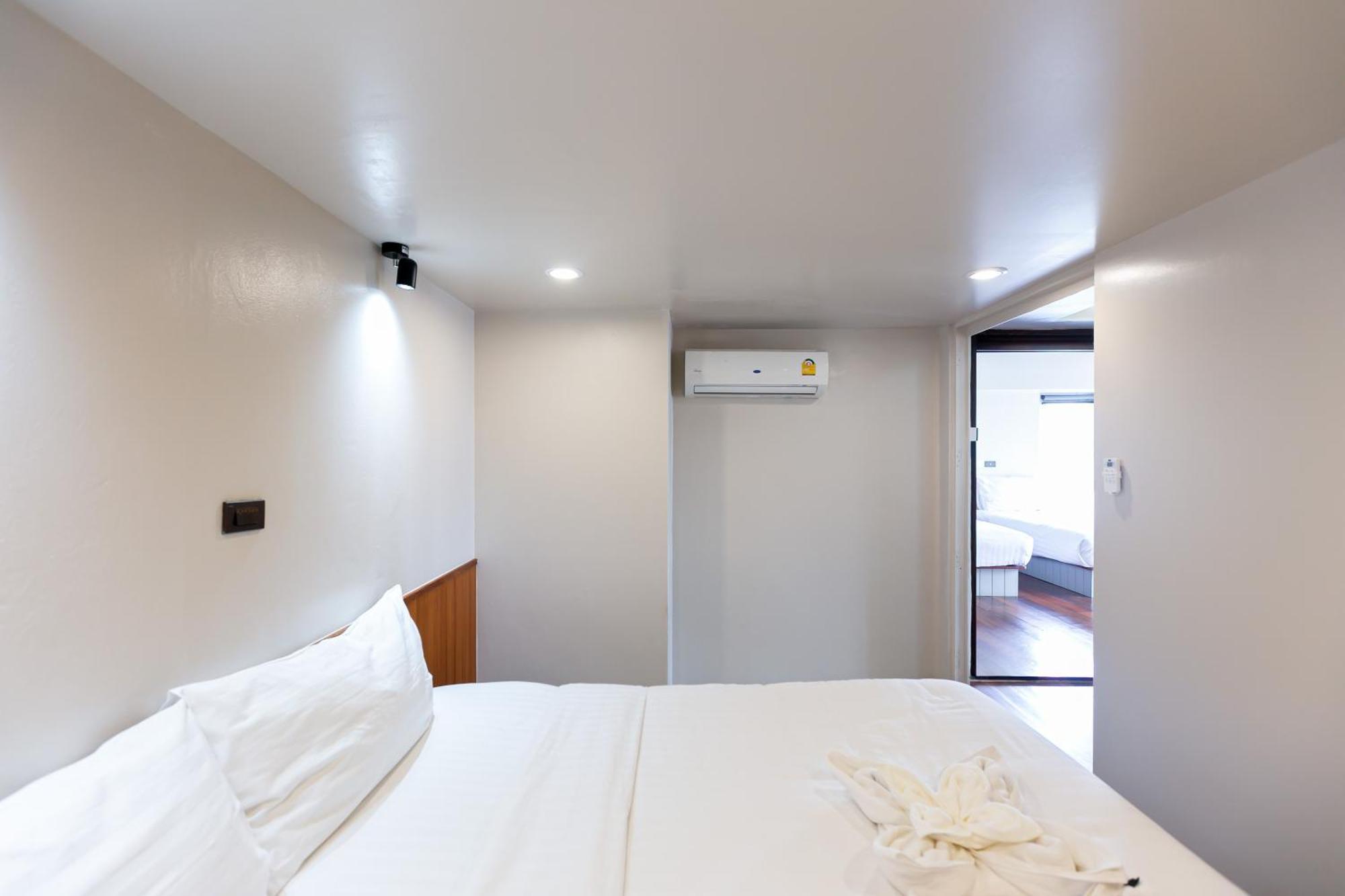 A Room Bangkok Sathorn Exteriör bild