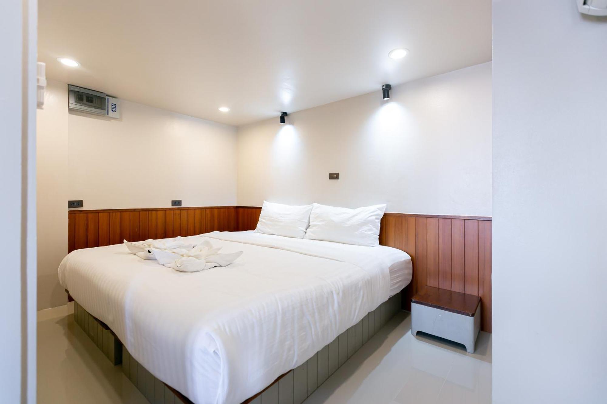 A Room Bangkok Sathorn Exteriör bild