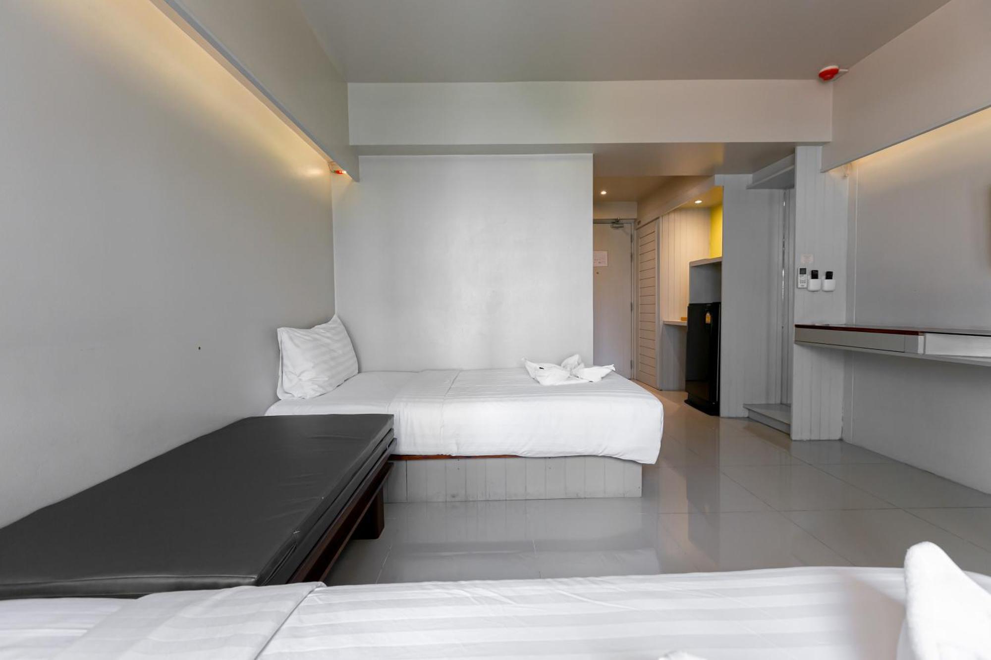 A Room Bangkok Sathorn Exteriör bild